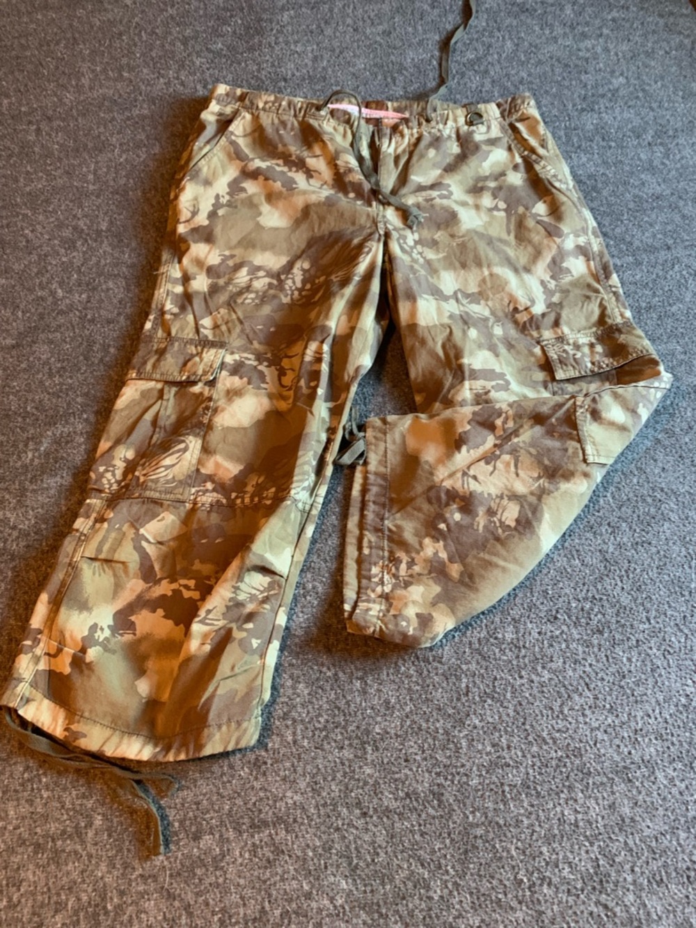 Y2K  cargo Capri women’s 12 camo green mid rise drawstring, Momento paratrooper